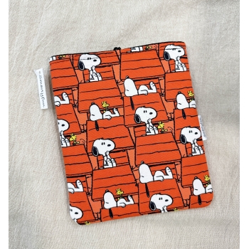 Funda Protectora para Ebook "Snoopy Caseta" con bolsillo