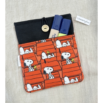 Funda Protectora para Ebook "Snoopy Caseta" con bolsillo